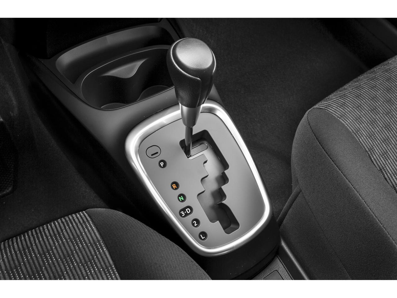2015 Toyota Yaris L