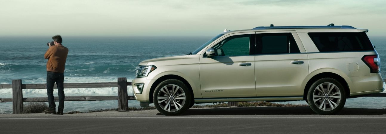 2020 ford expedition parked by the ocean