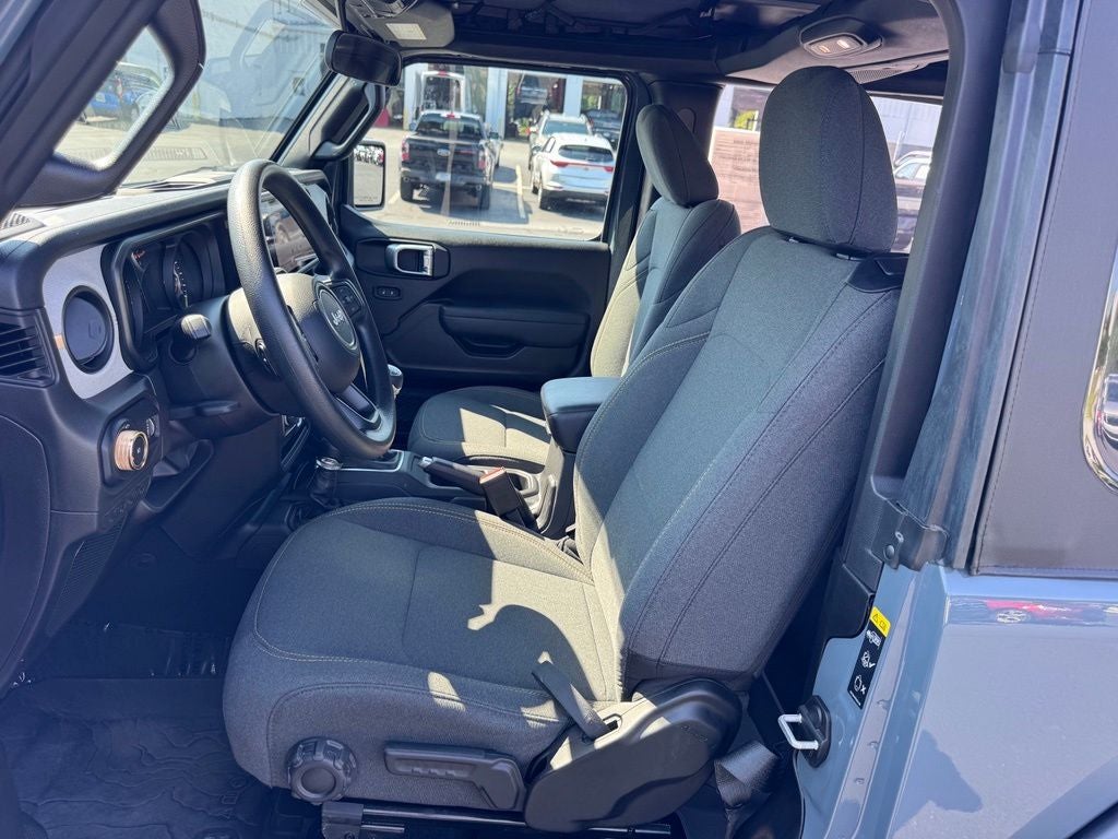 2025 Jeep Wrangler Sport