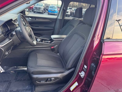 2023 Jeep Grand Cherokee Laredo