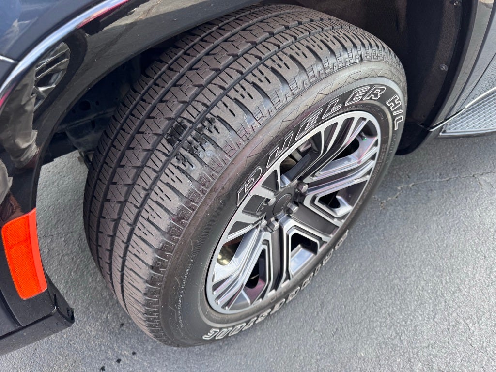 2023 Jeep Wagoneer Base