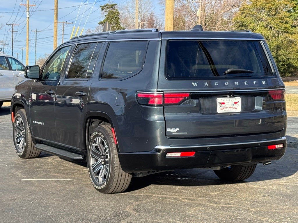 2023 Jeep Wagoneer Base