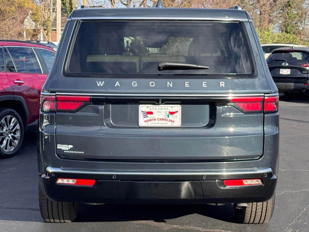 2023 Jeep Wagoneer Base