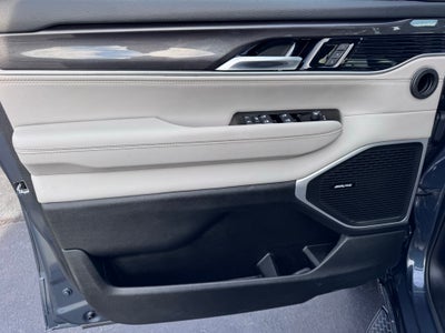 2023 Jeep Wagoneer Base