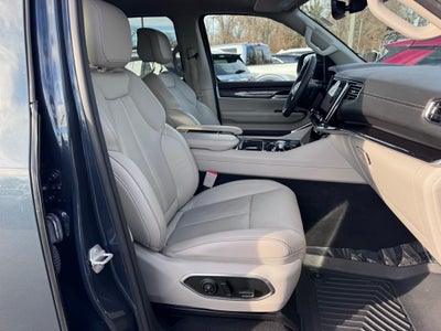 2023 Jeep Wagoneer Base