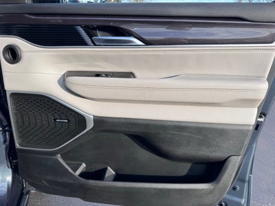 2023 Jeep Wagoneer Base