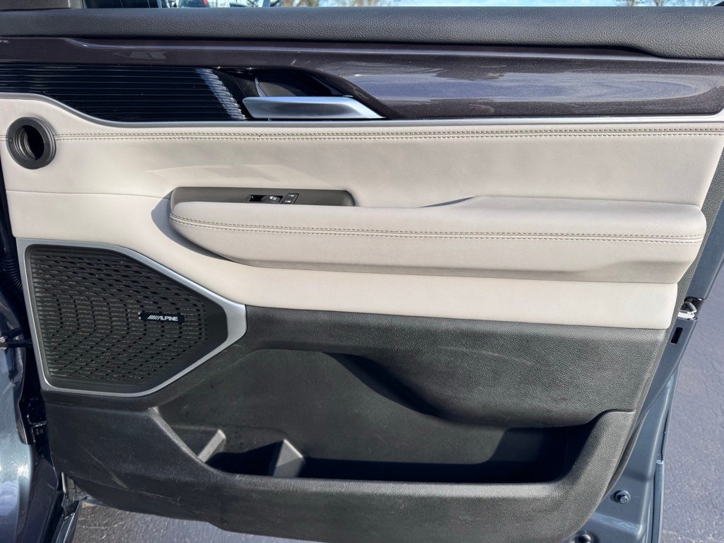 2023 Jeep Wagoneer Base