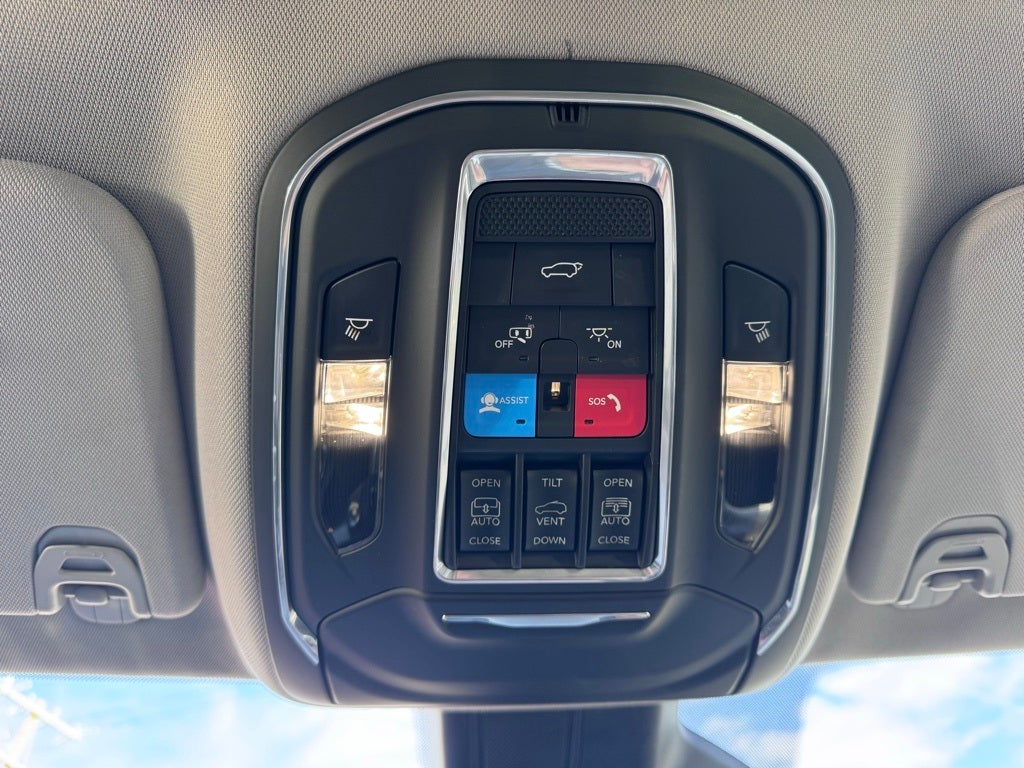 2023 Jeep Wagoneer Base