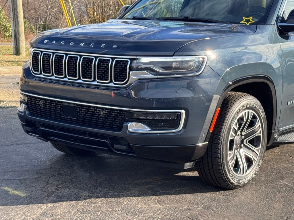 2023 Jeep Wagoneer Base