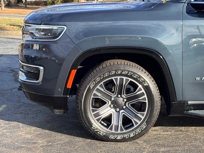 2023 Jeep Wagoneer Base