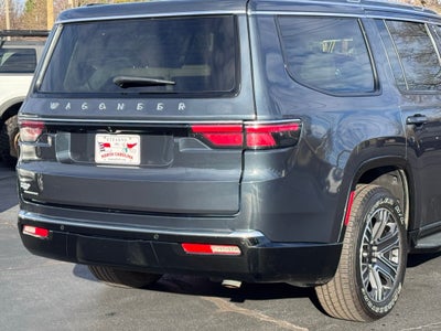 2023 Jeep Wagoneer Base