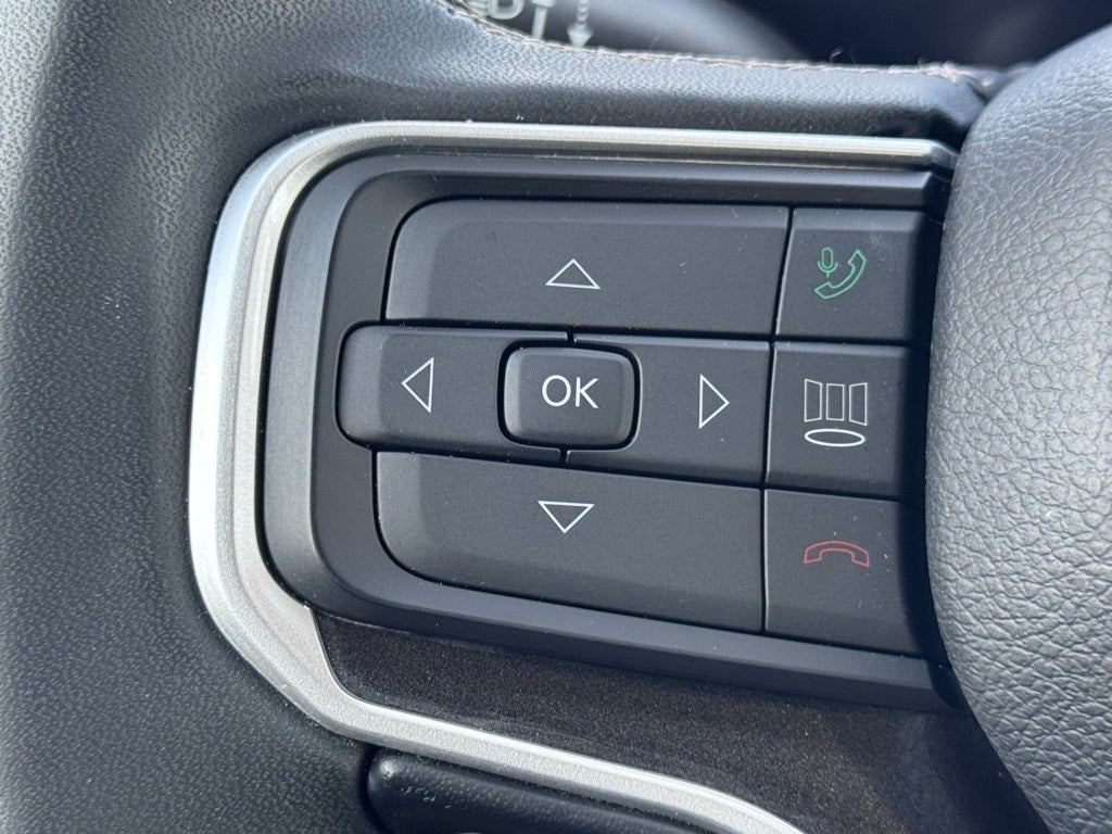 2023 Jeep Wagoneer Base