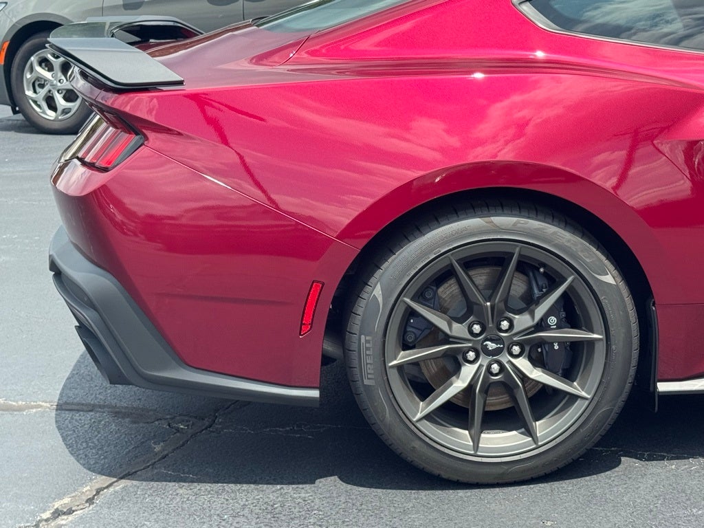 2025 Ford Mustang Dark Horse