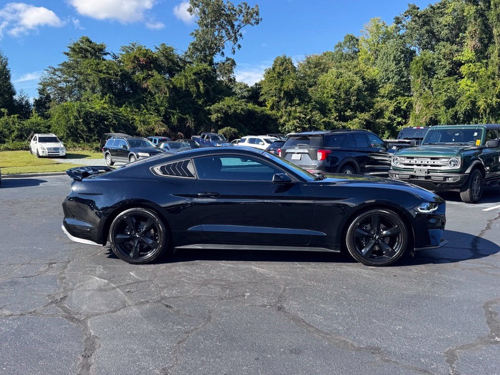 2022 Ford Mustang EcoBoost