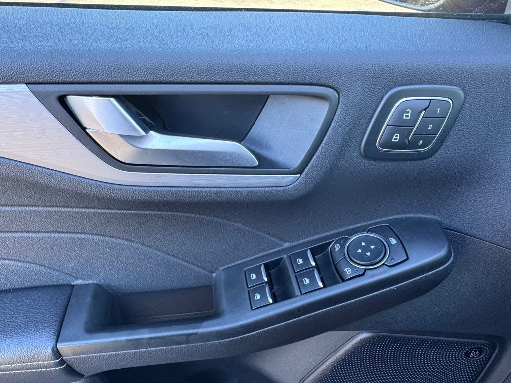 2025 Ford Escape Plug-In Hybrid Base