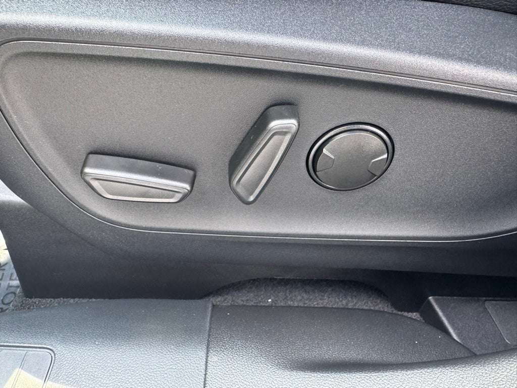 2025 Ford Escape Plug-In Hybrid Base