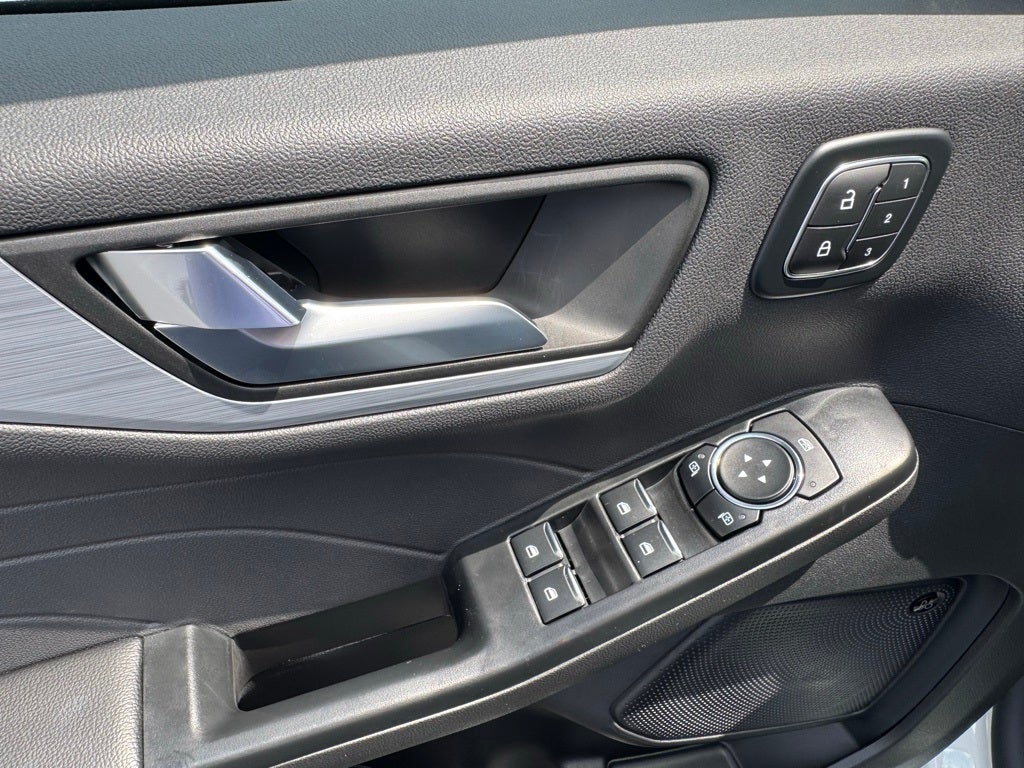 2025 Ford Escape Plug-In Hybrid Base