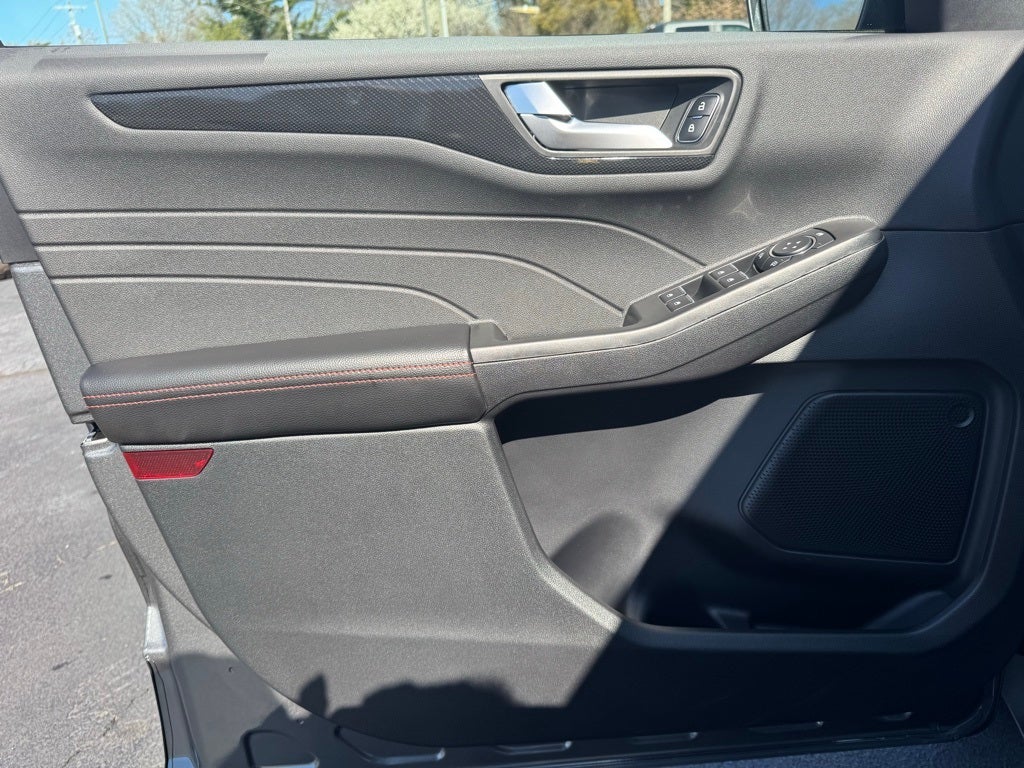 2025 Ford Escape Hybrid ST-Line