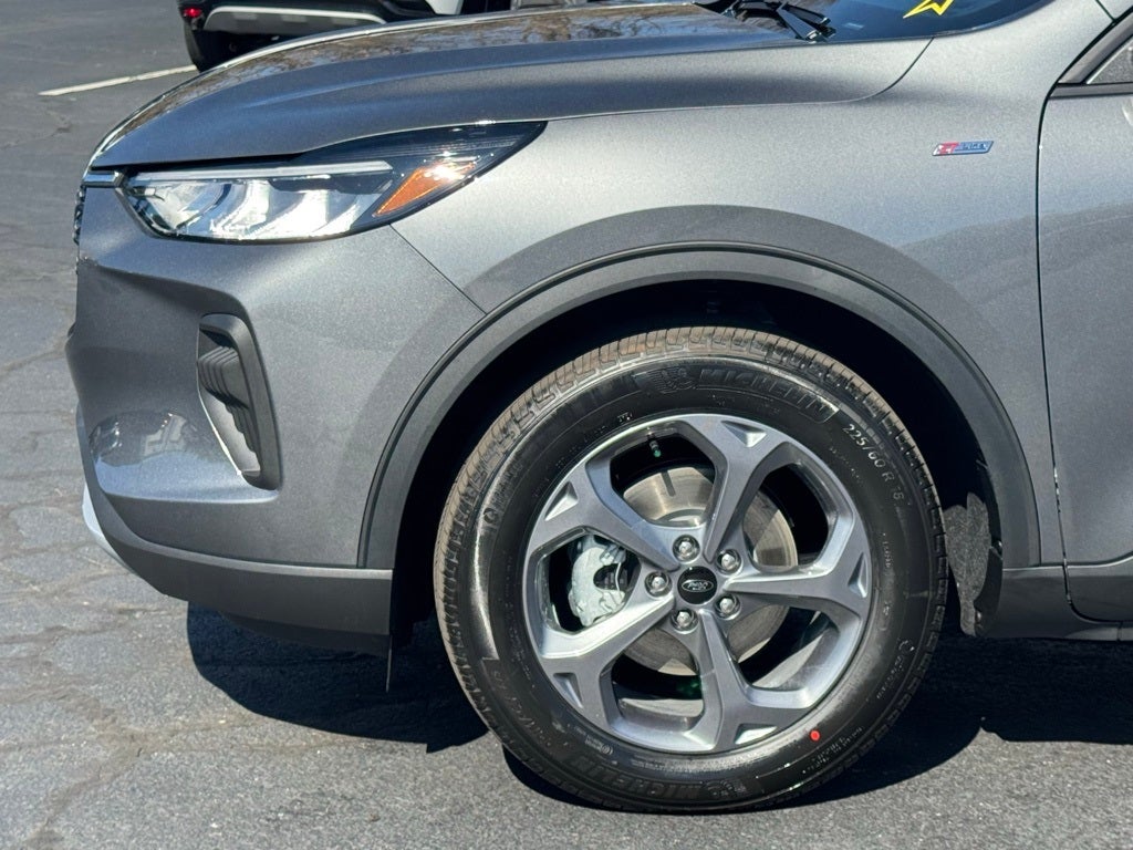 2025 Ford Escape Hybrid ST-Line