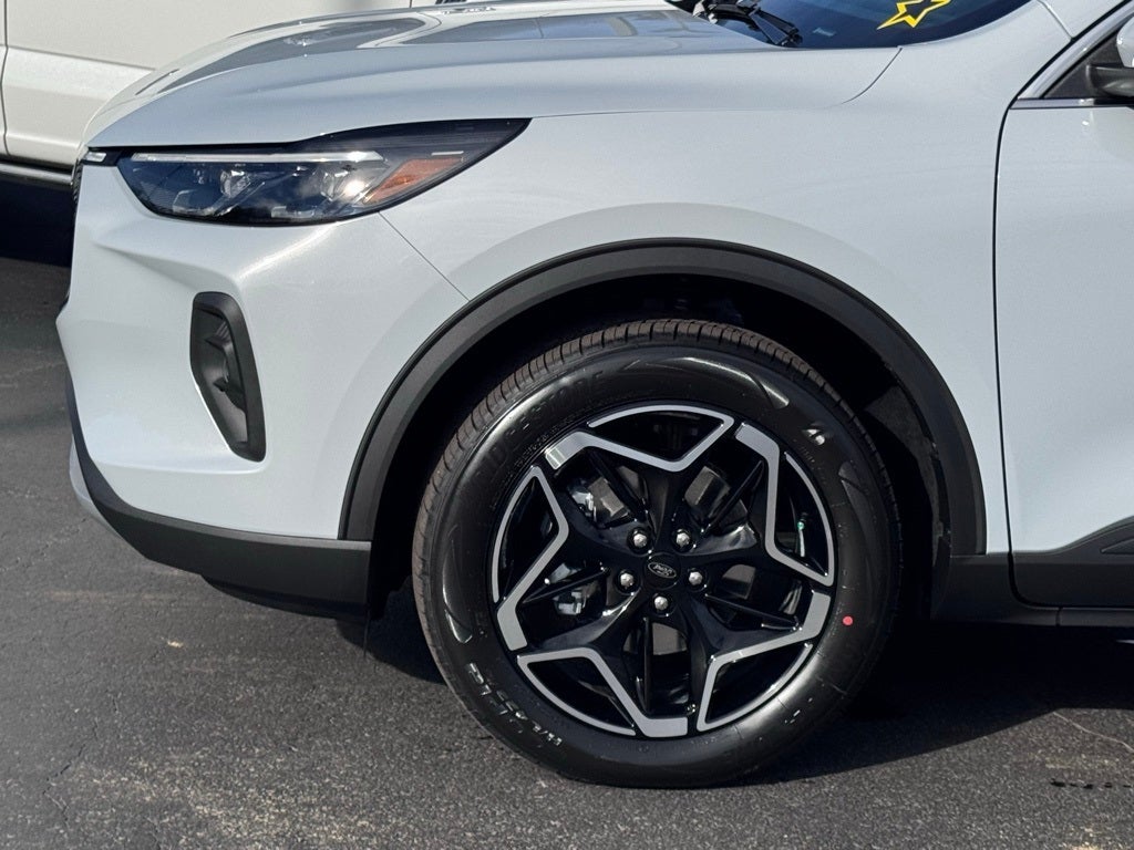 2026 Ford Escape Platinum