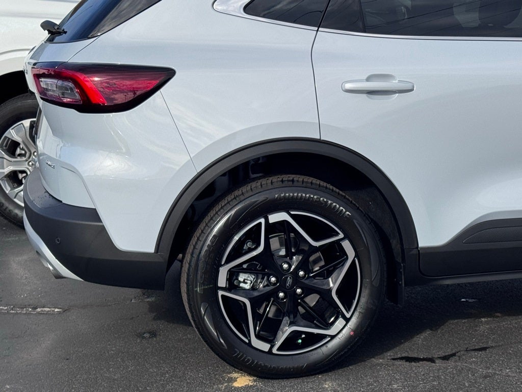 2026 Ford Escape Platinum