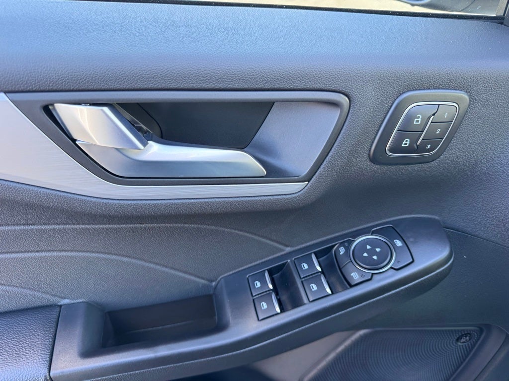 2026 Ford Escape Hybrid Platinum