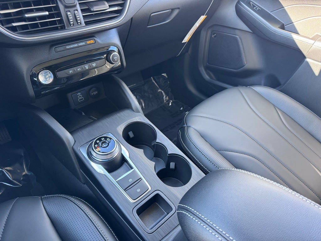 2026 Ford Escape Hybrid Platinum