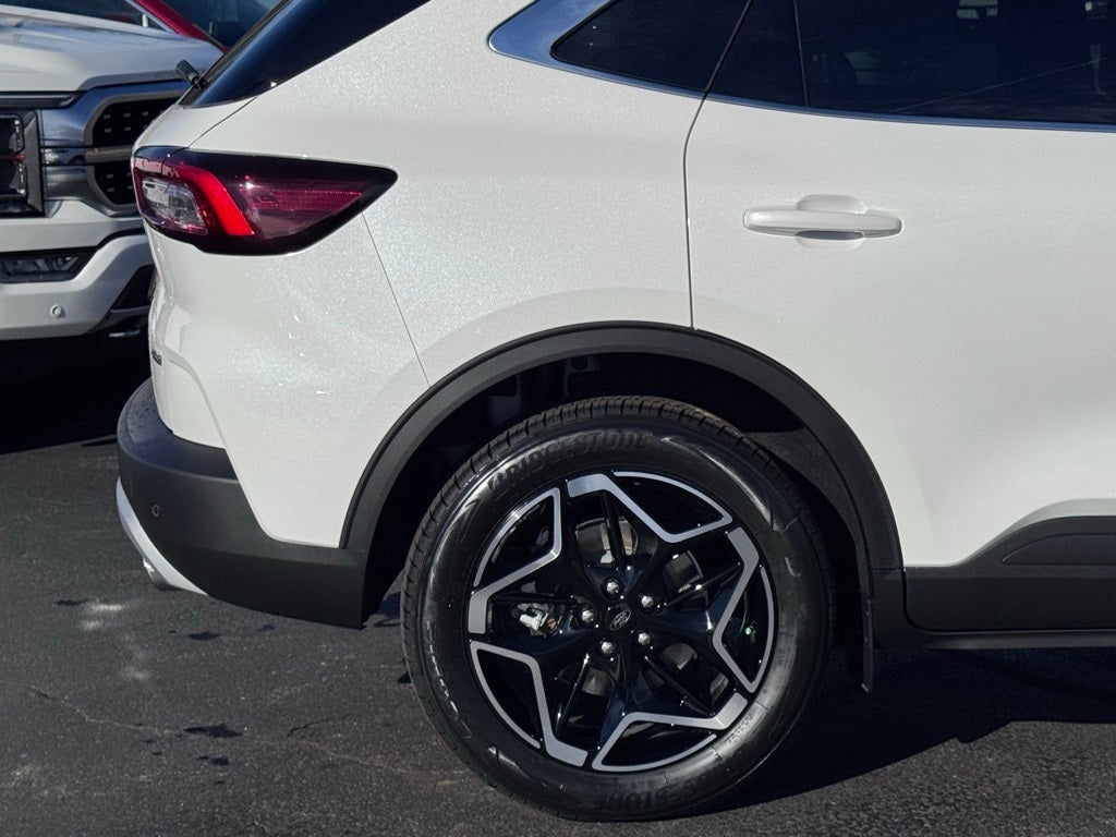 2026 Ford Escape Hybrid Platinum