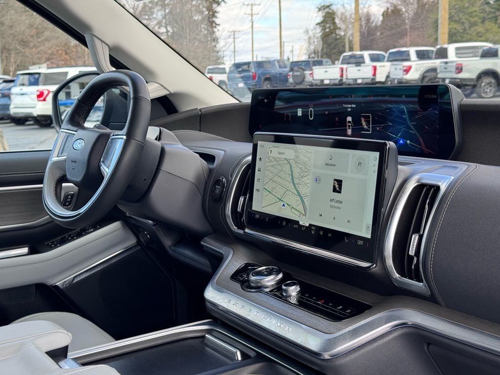 2025 Ford Expedition Platinum