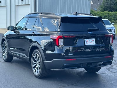 2025 Ford Explorer ST-Line