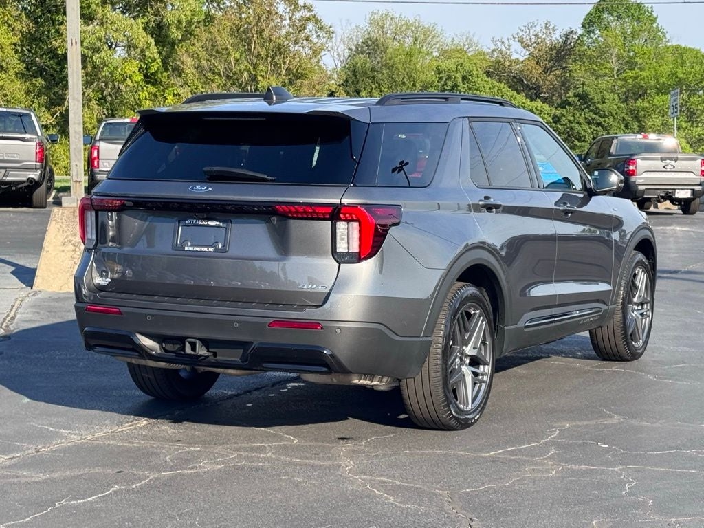 2025 Ford Explorer ST-Line