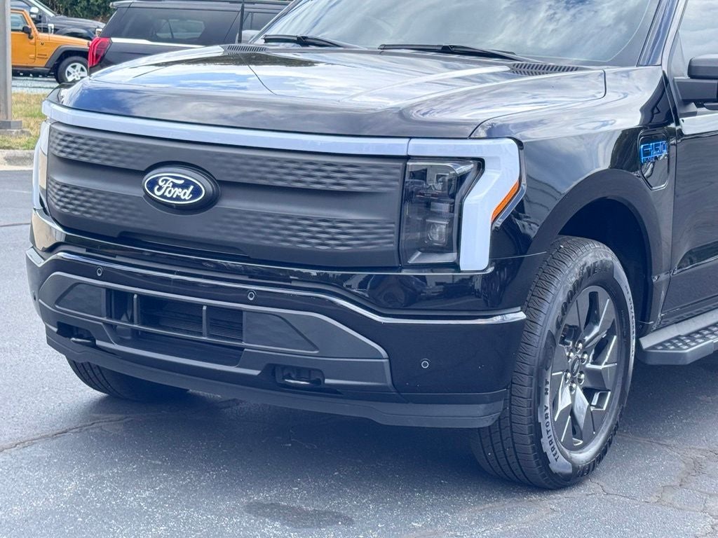 2025 Ford F-150 Lightning Flash