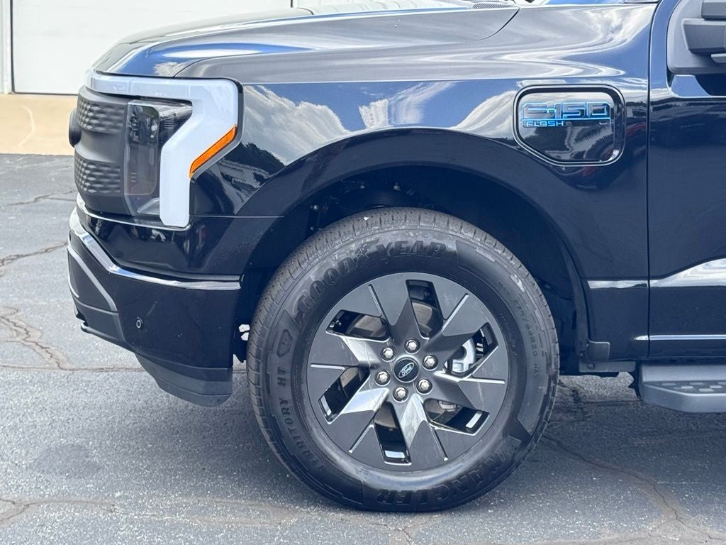 2025 Ford F-150 Lightning Flash