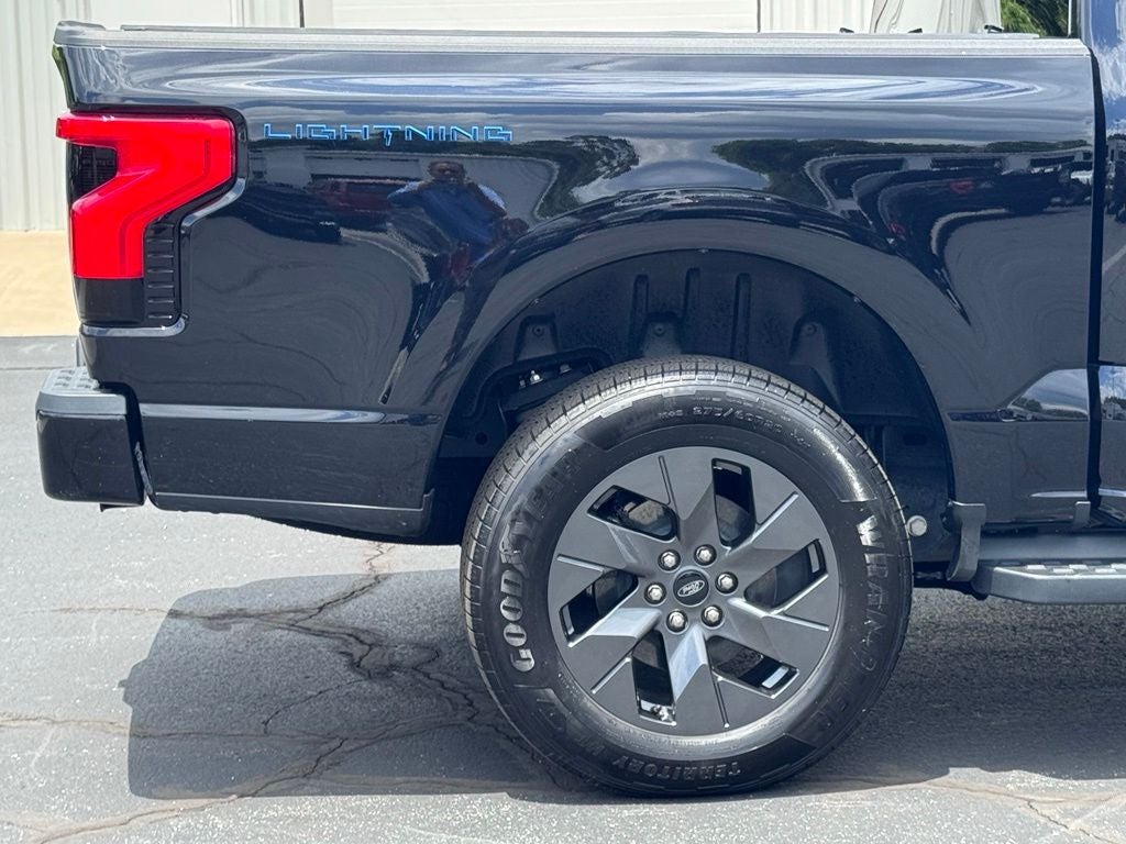 2025 Ford F-150 Lightning Flash