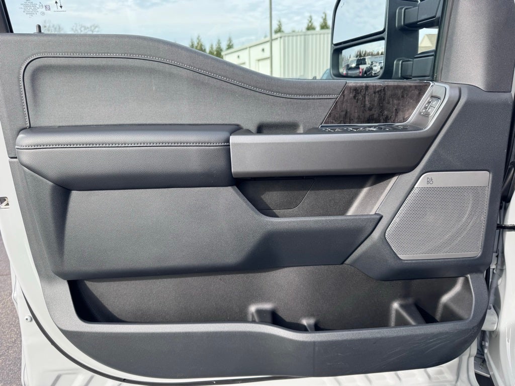 2025 Ford F-450SD Lariat DRW