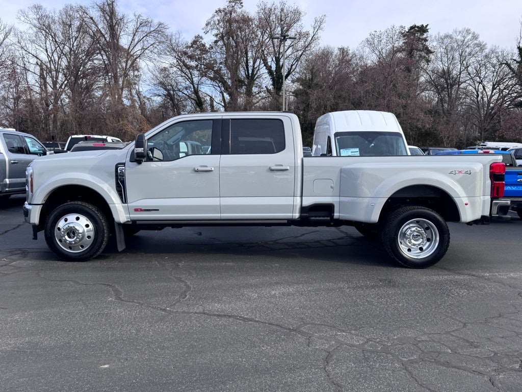 2025 Ford F-450SD Lariat DRW