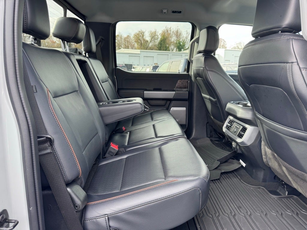 2025 Ford F-450SD Lariat DRW