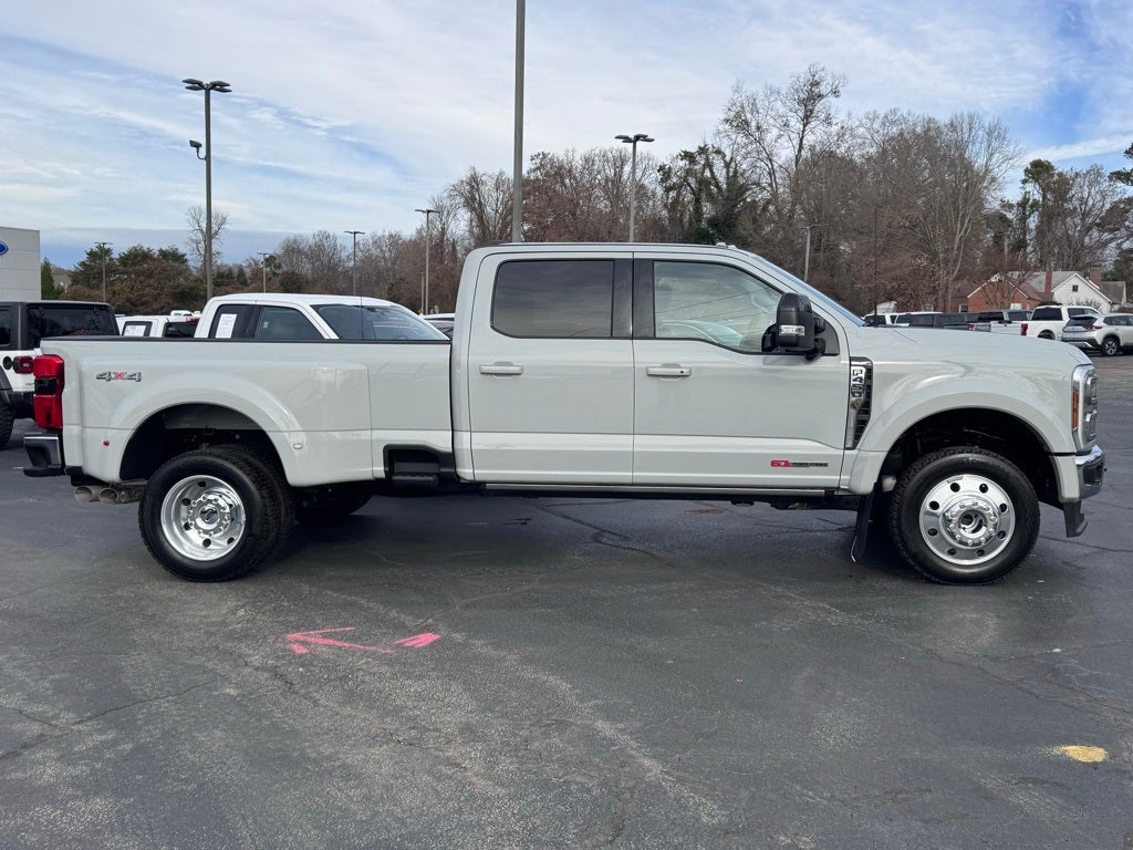 2025 Ford F-450SD Lariat DRW