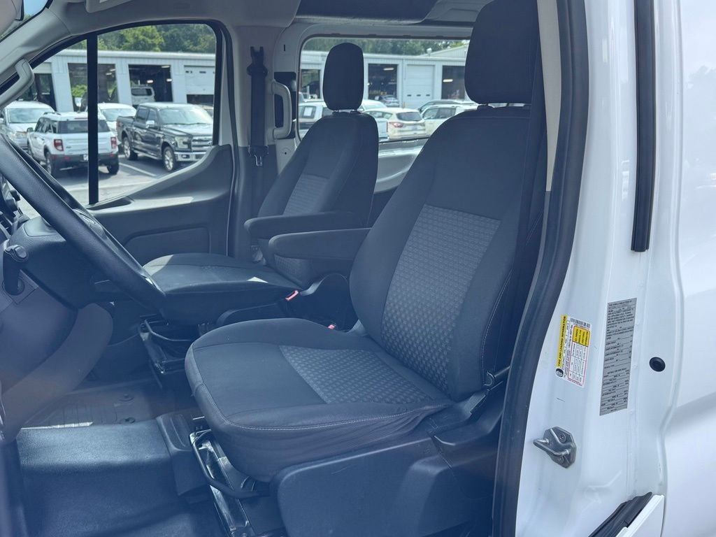 2022 Ford Transit-250 Base