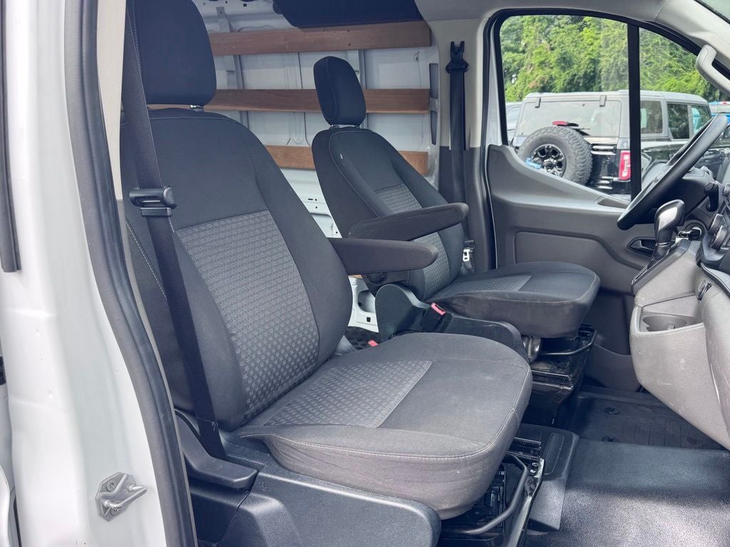 2022 Ford Transit-250 Base
