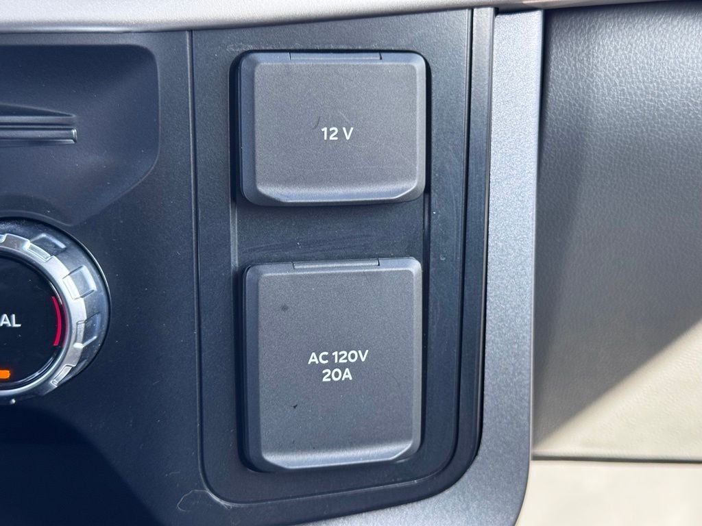 2023 Ford F-150 Lightning XLT