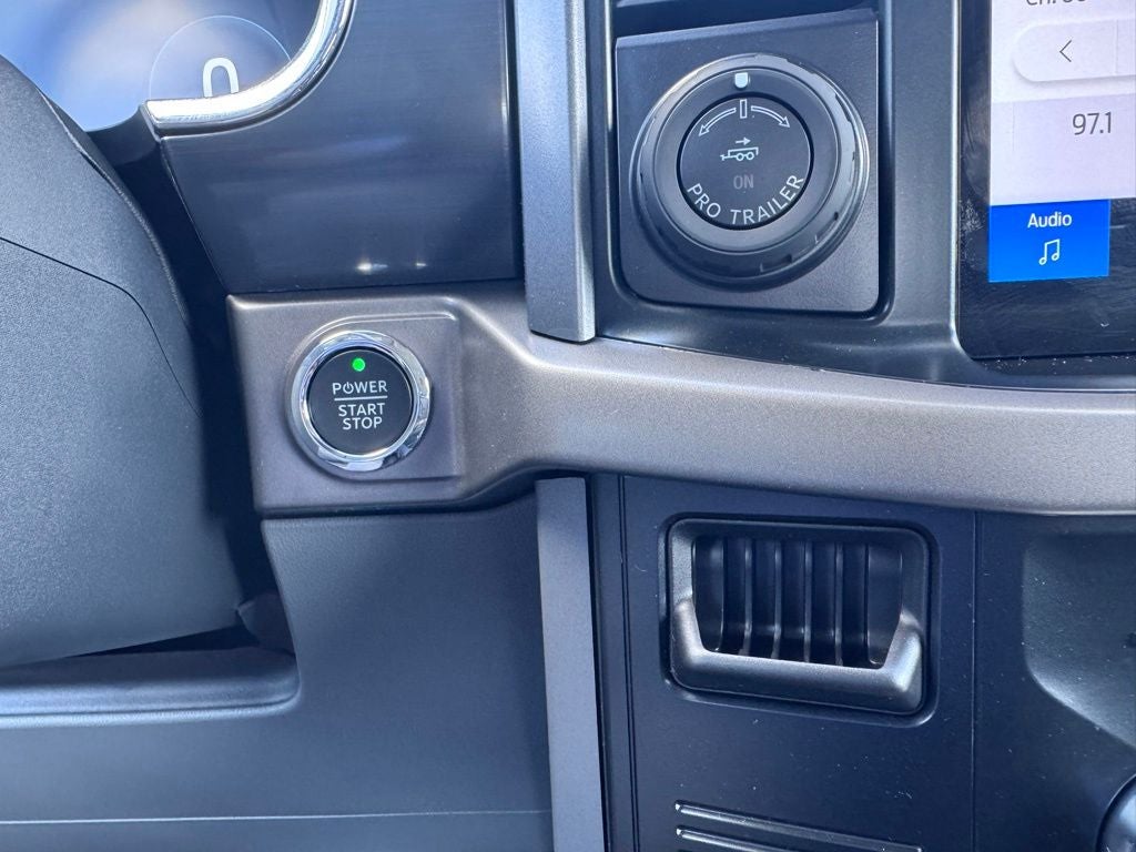 2024 Ford F-150 Lightning XLT