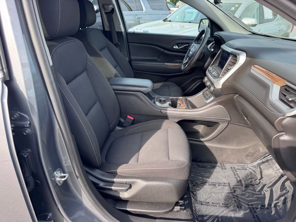 2022 GMC Acadia SLE