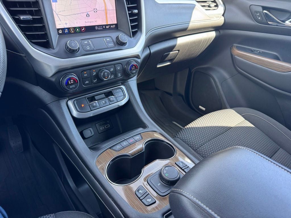 2022 GMC Acadia SLE