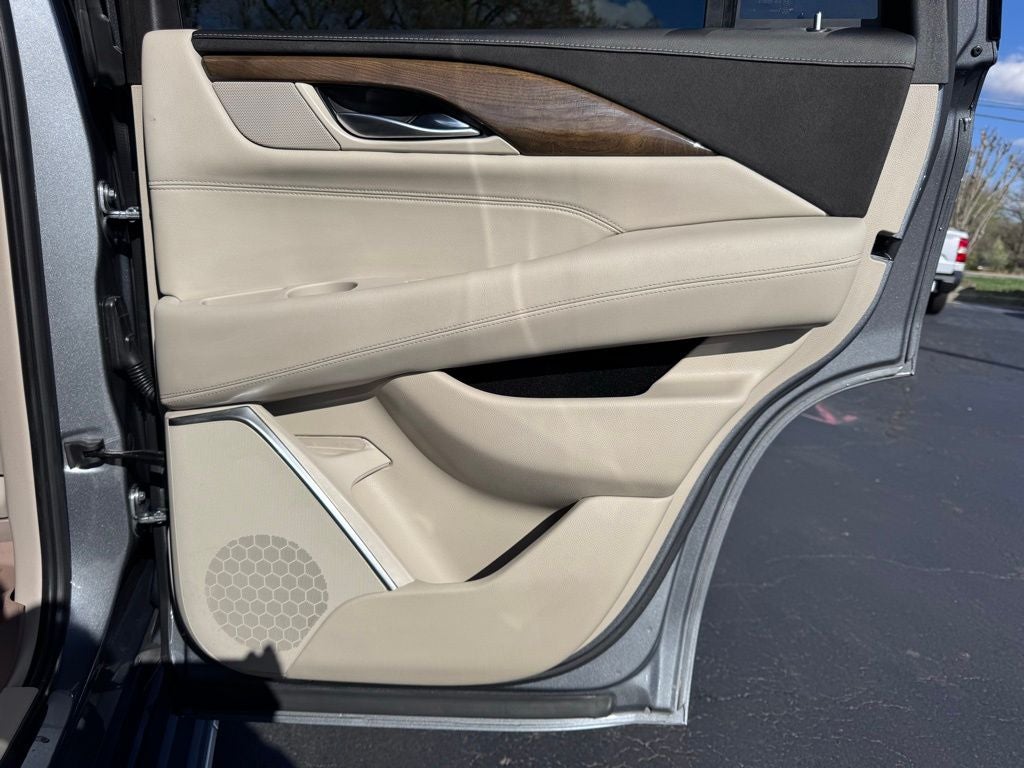 2019 Cadillac Escalade Luxury