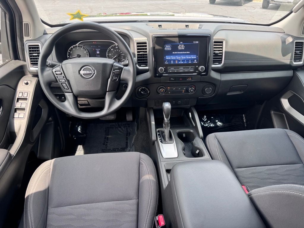 2023 Nissan Frontier SV