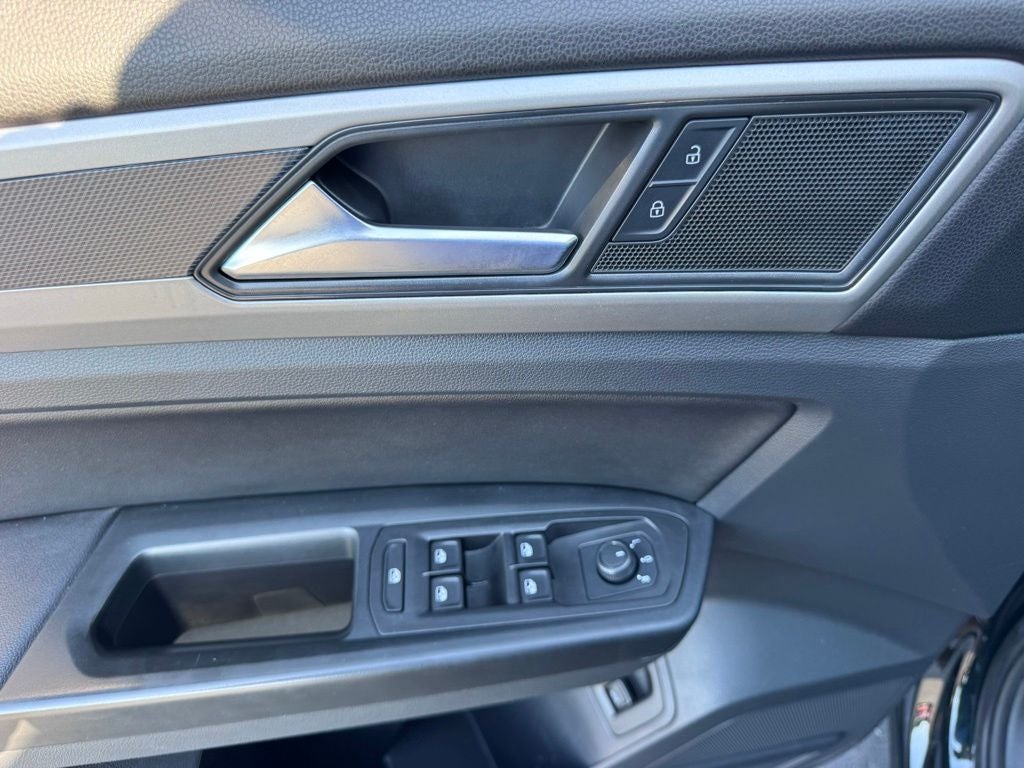 2021 Volkswagen Atlas 3.6L V6 SE w/Technology R-Line