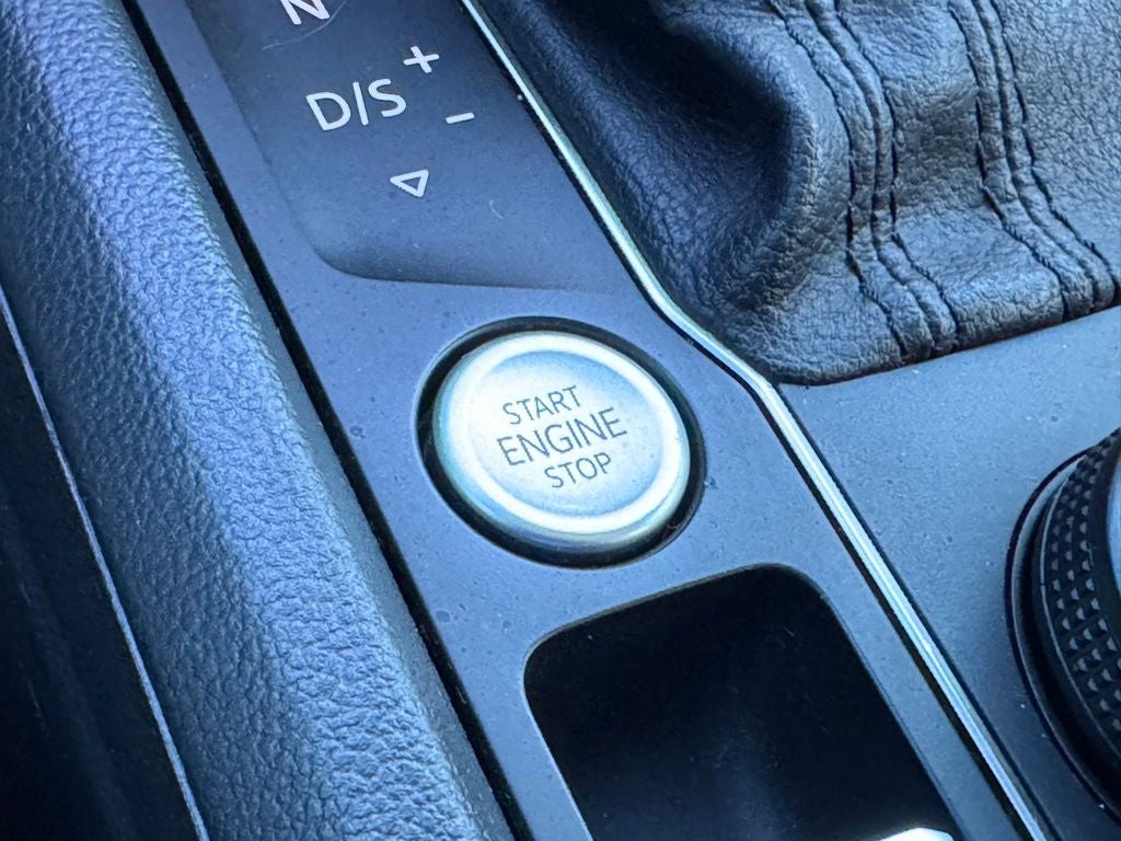 2021 Volkswagen Atlas 3.6L V6 SE w/Technology R-Line