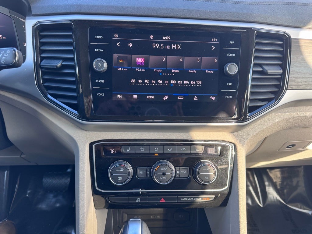 2023 Volkswagen Atlas 3.6L V6 SE w/Technology