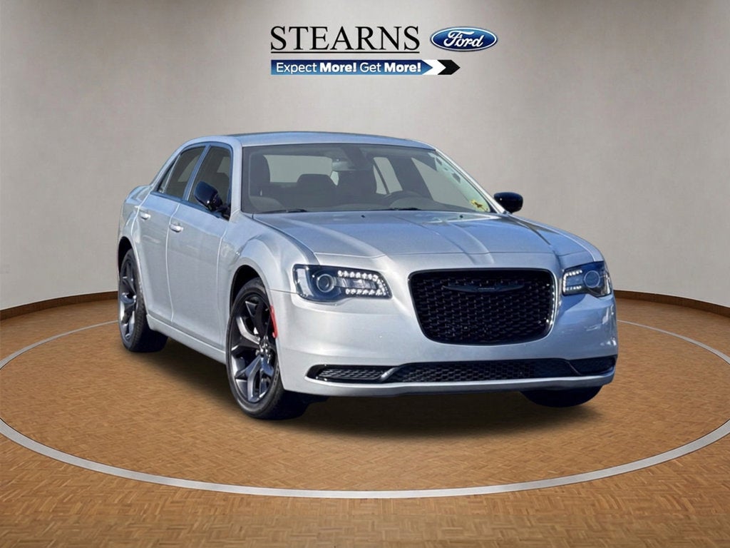 2023 Chrysler 300 Touring